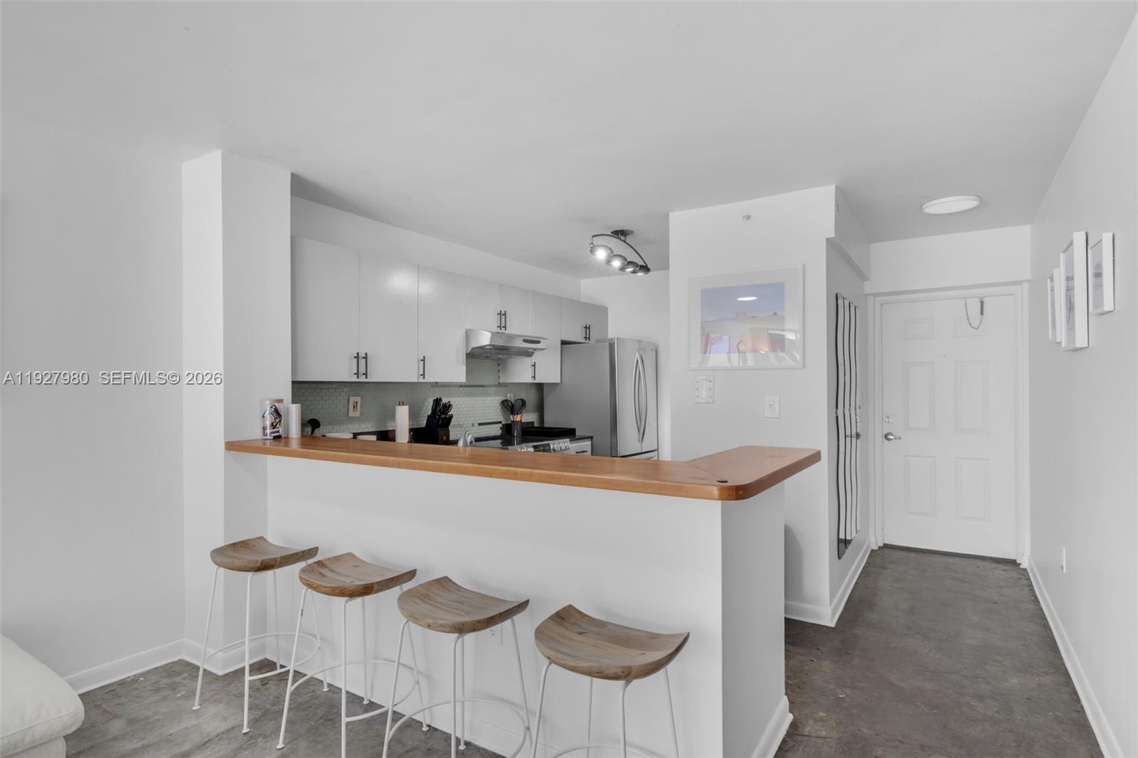 1401 Bay Road, Unit 405 Miami Beach, FL 33139 - Photo 6 of 25