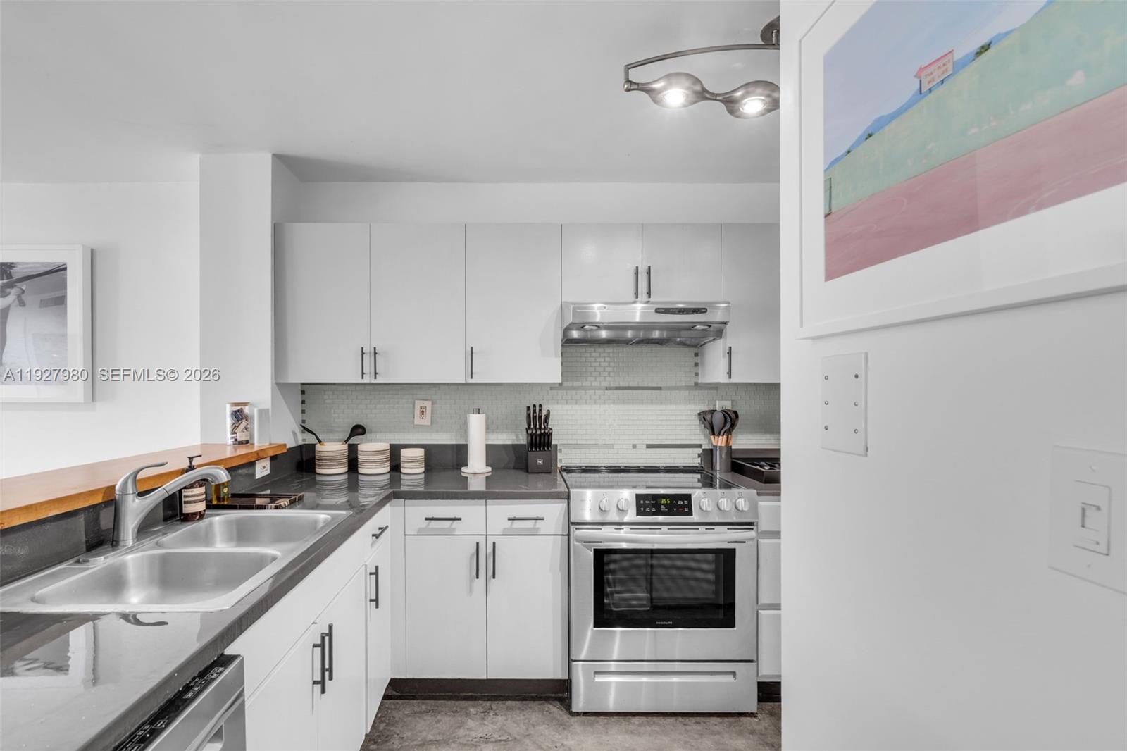 1401 Bay Road, Unit 405 Miami Beach, FL 33139 - Photo 8 of 25