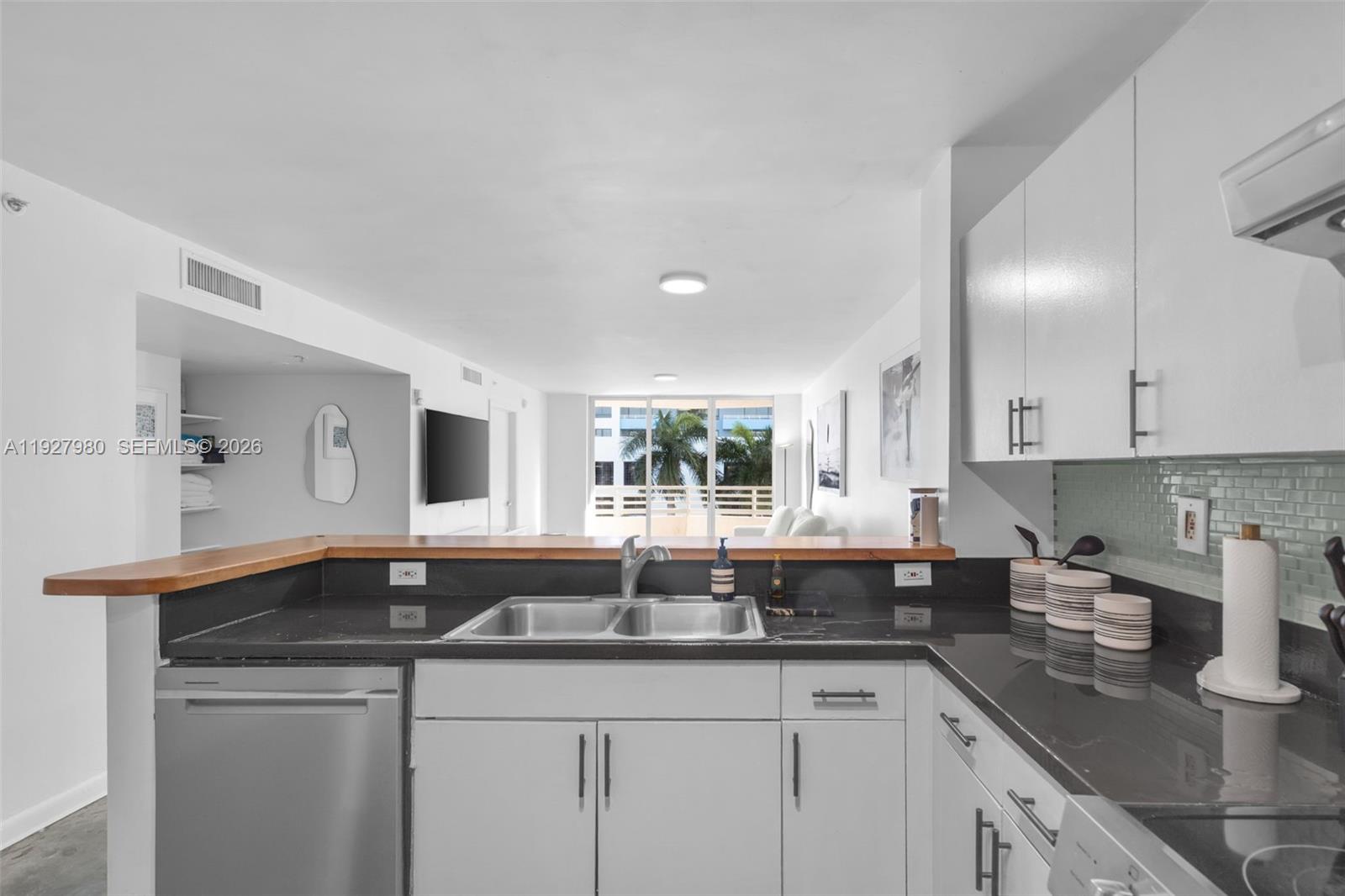 1401 Bay Road, Unit 405 Miami Beach, FL 33139 - Photo 9 of 25