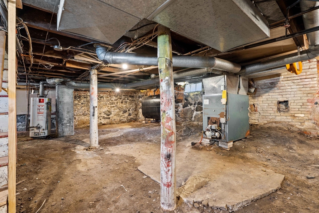 28 Hawthorne Street Lynn, MA 01902 - Photo 21 of 34