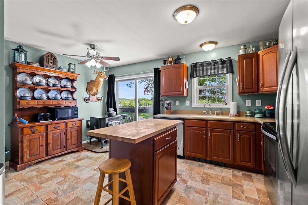 25 R Beacon Street Amesbury, MA 01913 - Photo 31 of 42