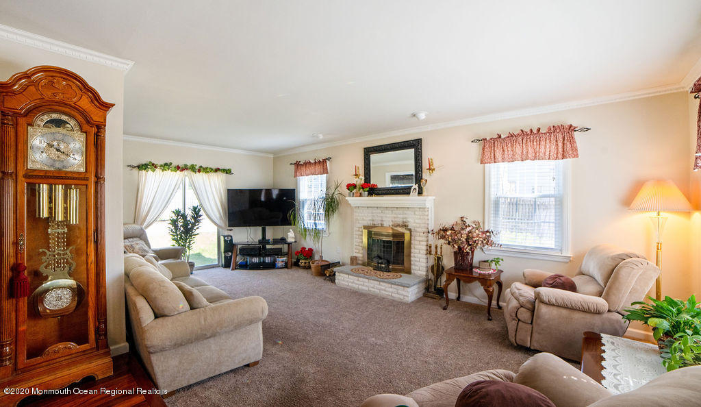 109 Johnathan Road Manchester Township, NJ 08759 - Photo 6 of 28 DSC06293(2)