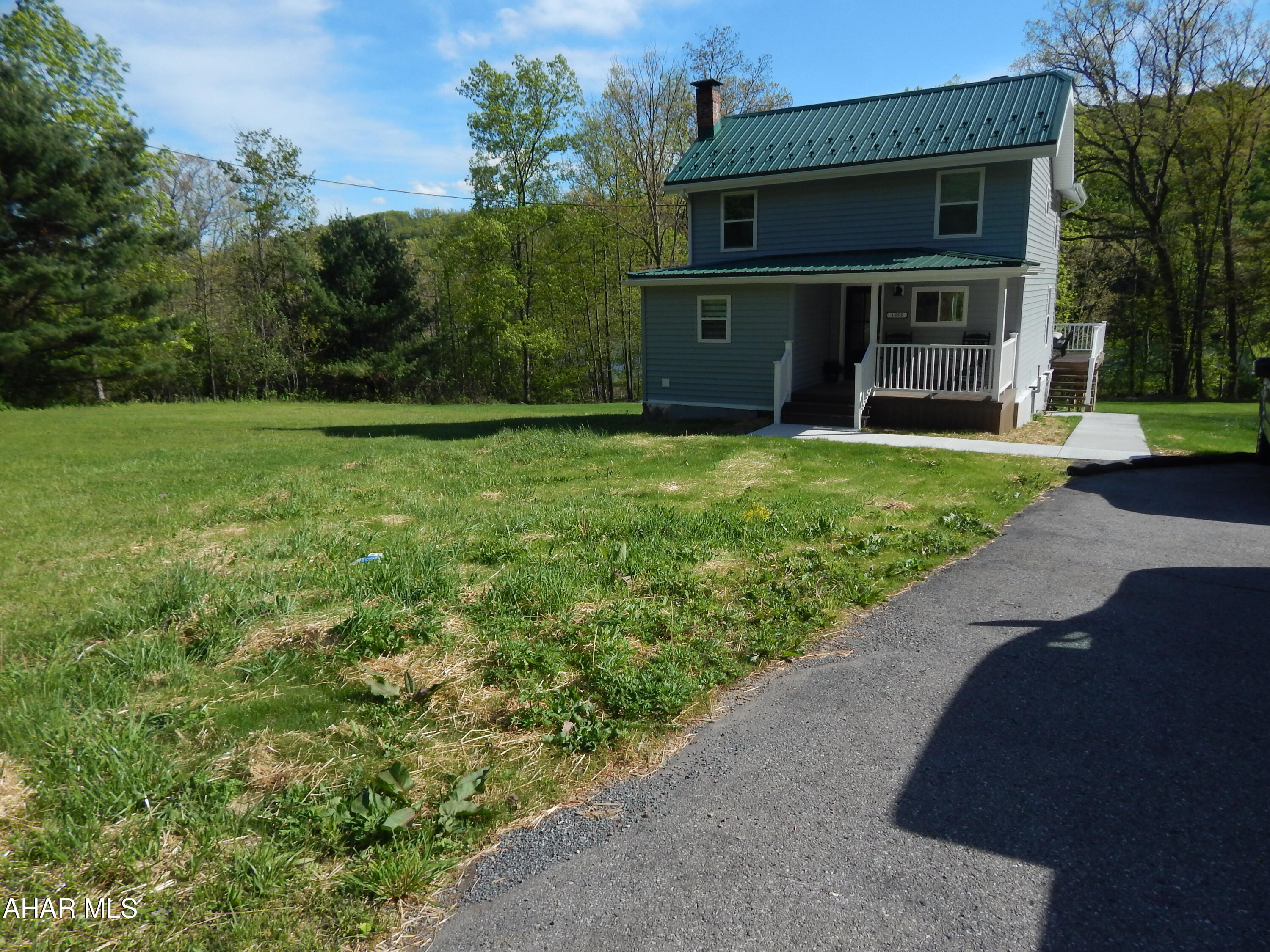 1453 Mill Run Road Altoona, PA 16601 - Photo 4 of 73