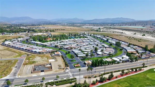 $1,850 | 2230 Lake Park Drive, Unit 140, San Jacinto, CA 92583