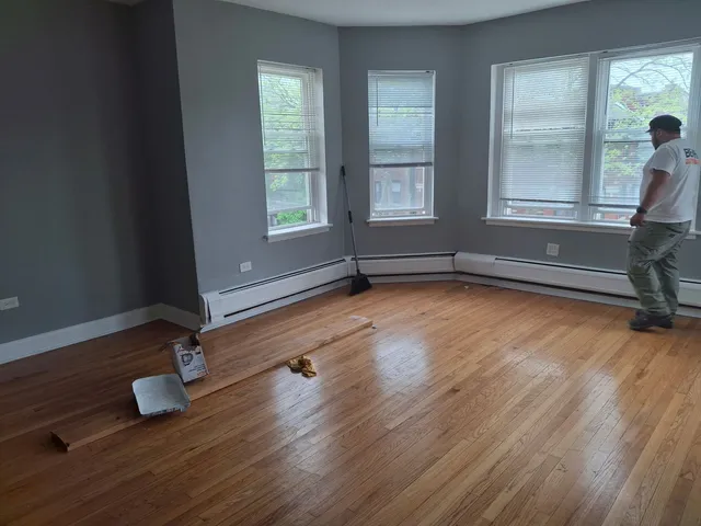 $1,300 | 7011 South Merrill Avenue, Unit 301, Chicago, IL 60649