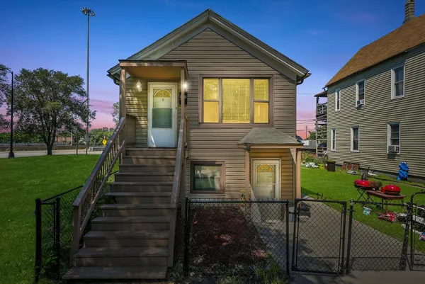 $299,999 | 142 West Swann Street, Chicago, IL 60609