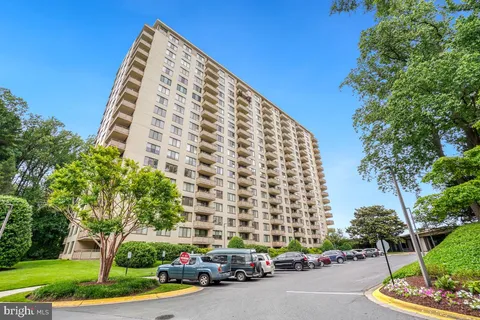 a view of a large building