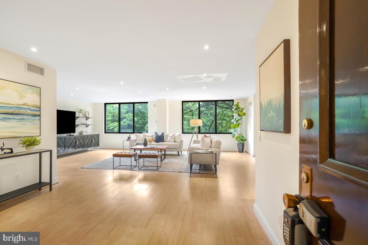 5225 Pooks Hill Road, Unit 520N Bethesda, MD 20814 - Photo 3 of 31