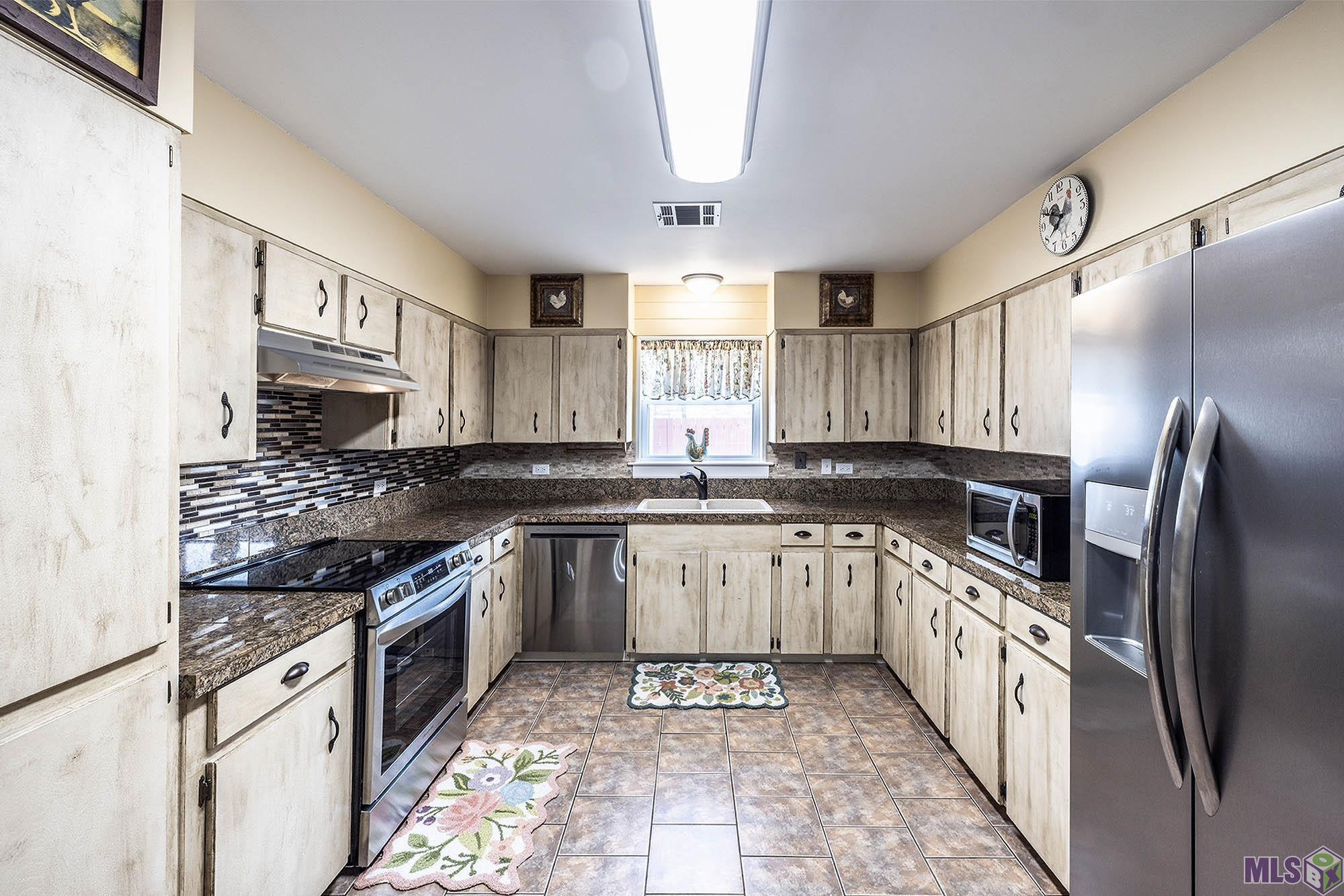 105 Maria Circle Houma, LA 70360 - Photo 14 of 25