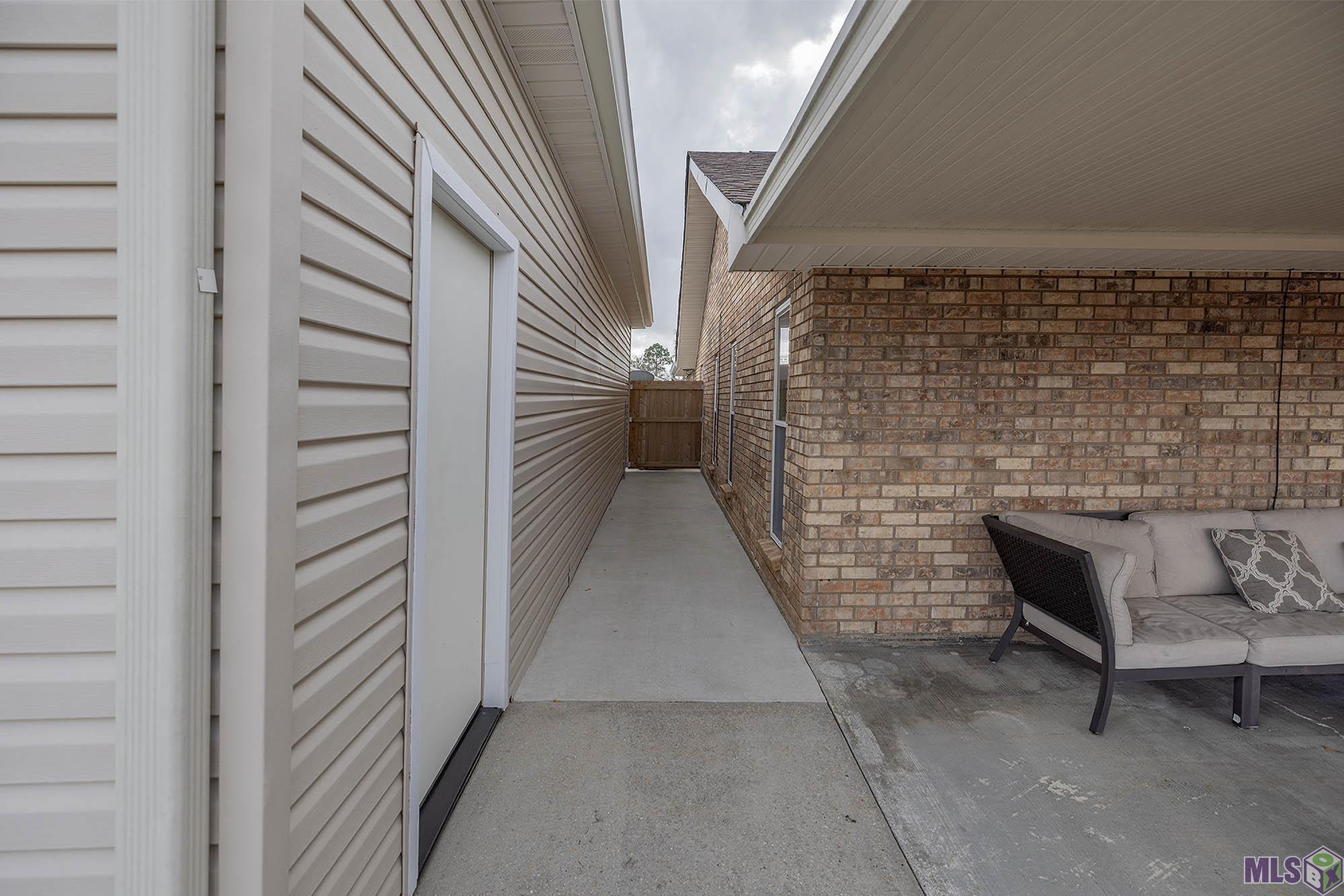 105 Maria Circle Houma, LA 70360 - Photo 8 of 25