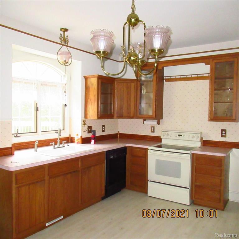 27421 Bell Road New Boston, MI 48164 - Photo 9 of 40