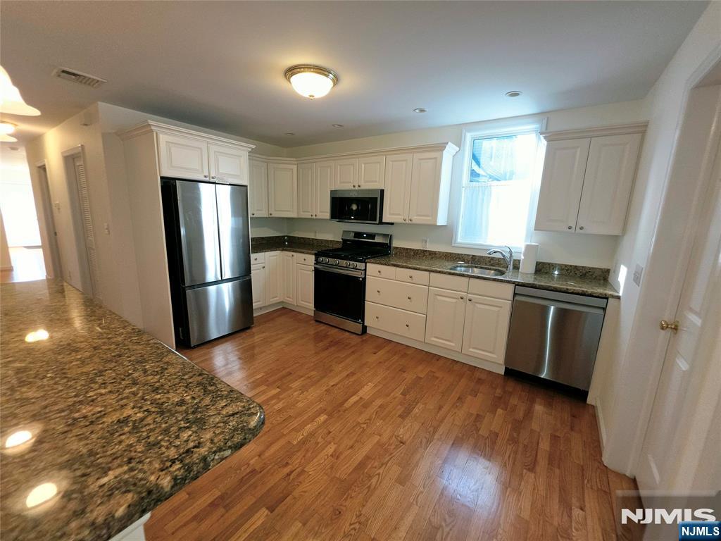 817 Elm Avenue, Unit 1 Ridgefield, NJ 07657 - Photo 2 of 18 Gallery Image 2