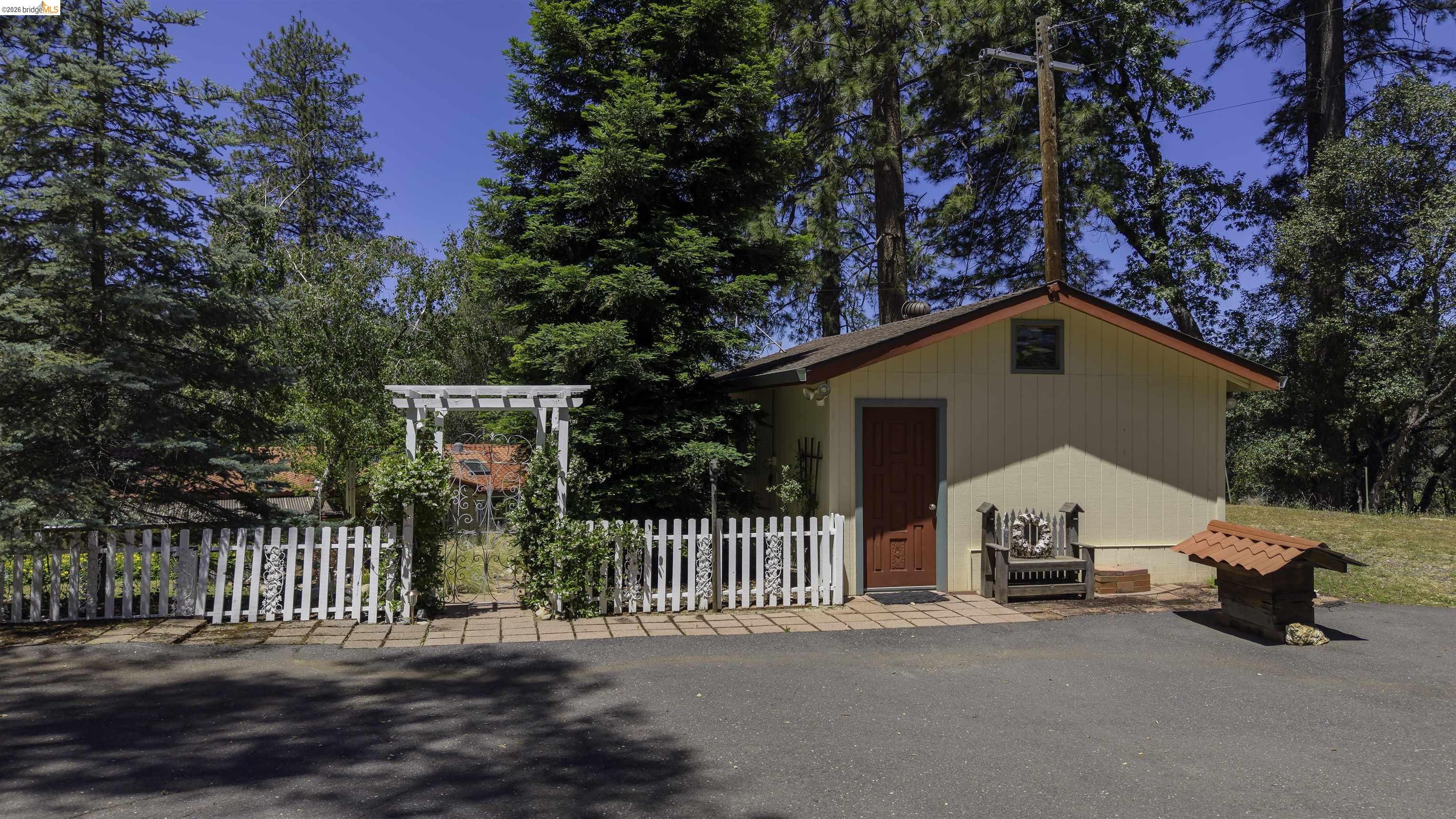 18102 Mt Eaton Road Tuolumne, CA 95379 - Photo 36 of 44