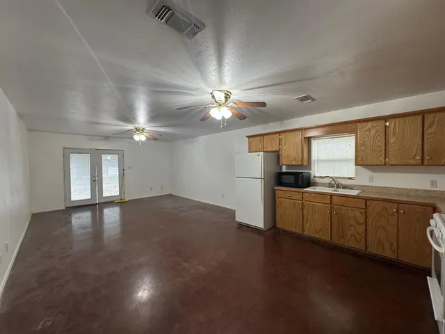 $900 | 2715 A Tin Top Road, Weatherford, TX 76087