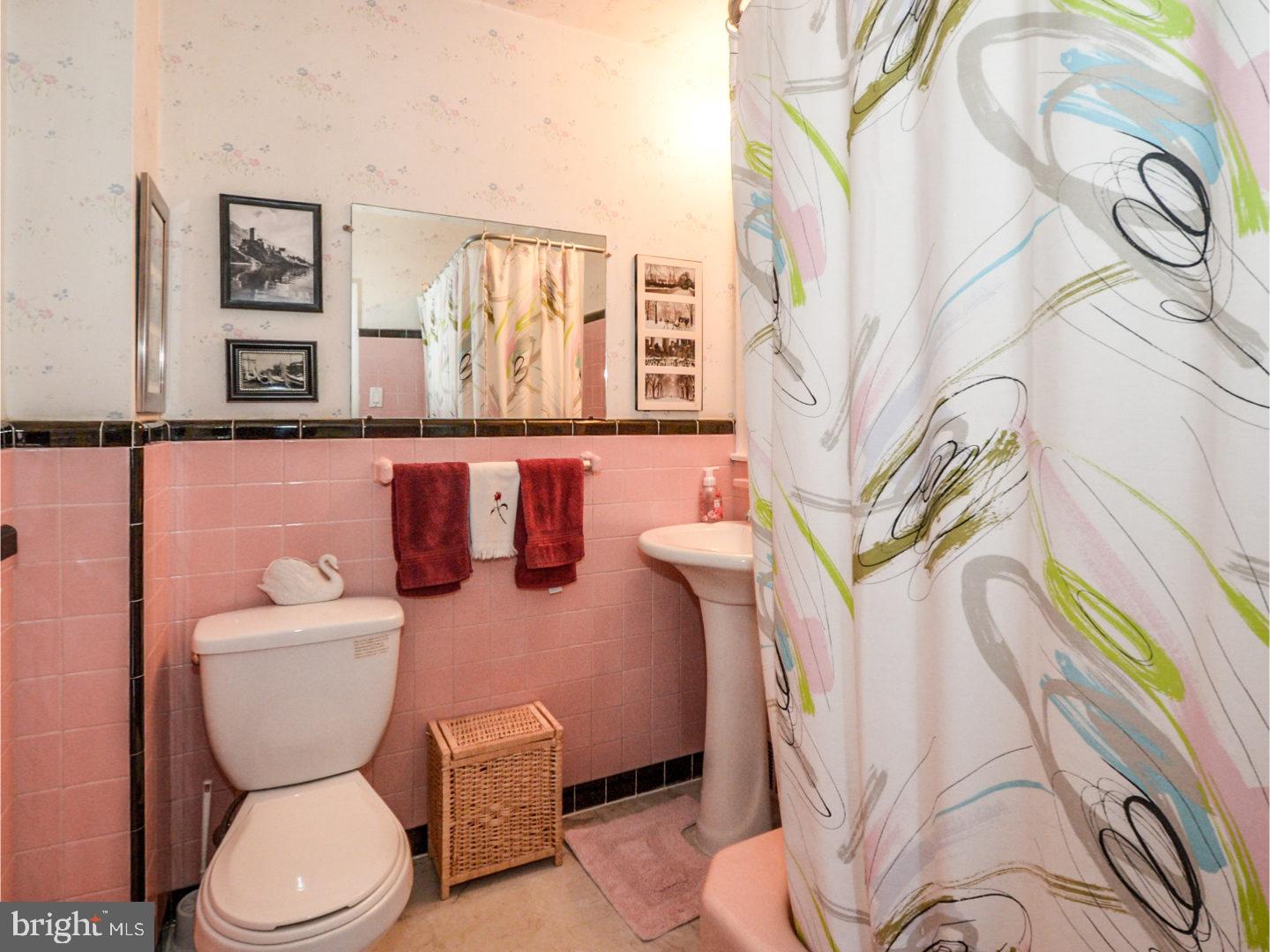 61 Rodmor Road Havertown, PA 19083 - Photo 12 of 22 Master Bathroom