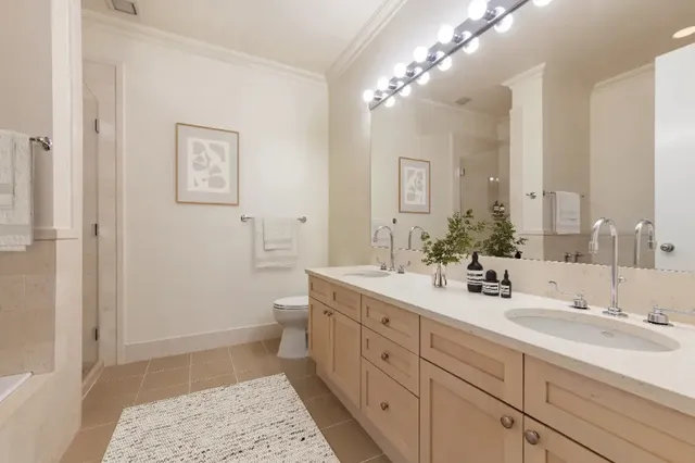 $2,095,000 | 252 7th Avenue, Unit 5T | Chelsea