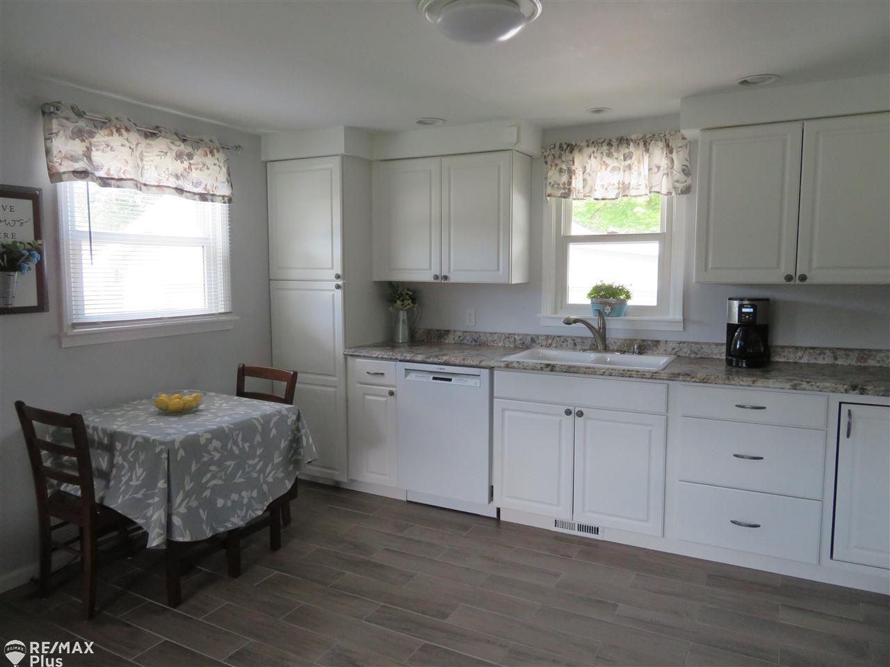 4387 North Genesee Road Flint, MI 48506 - Photo 2 of 22 50046617-1.JPG