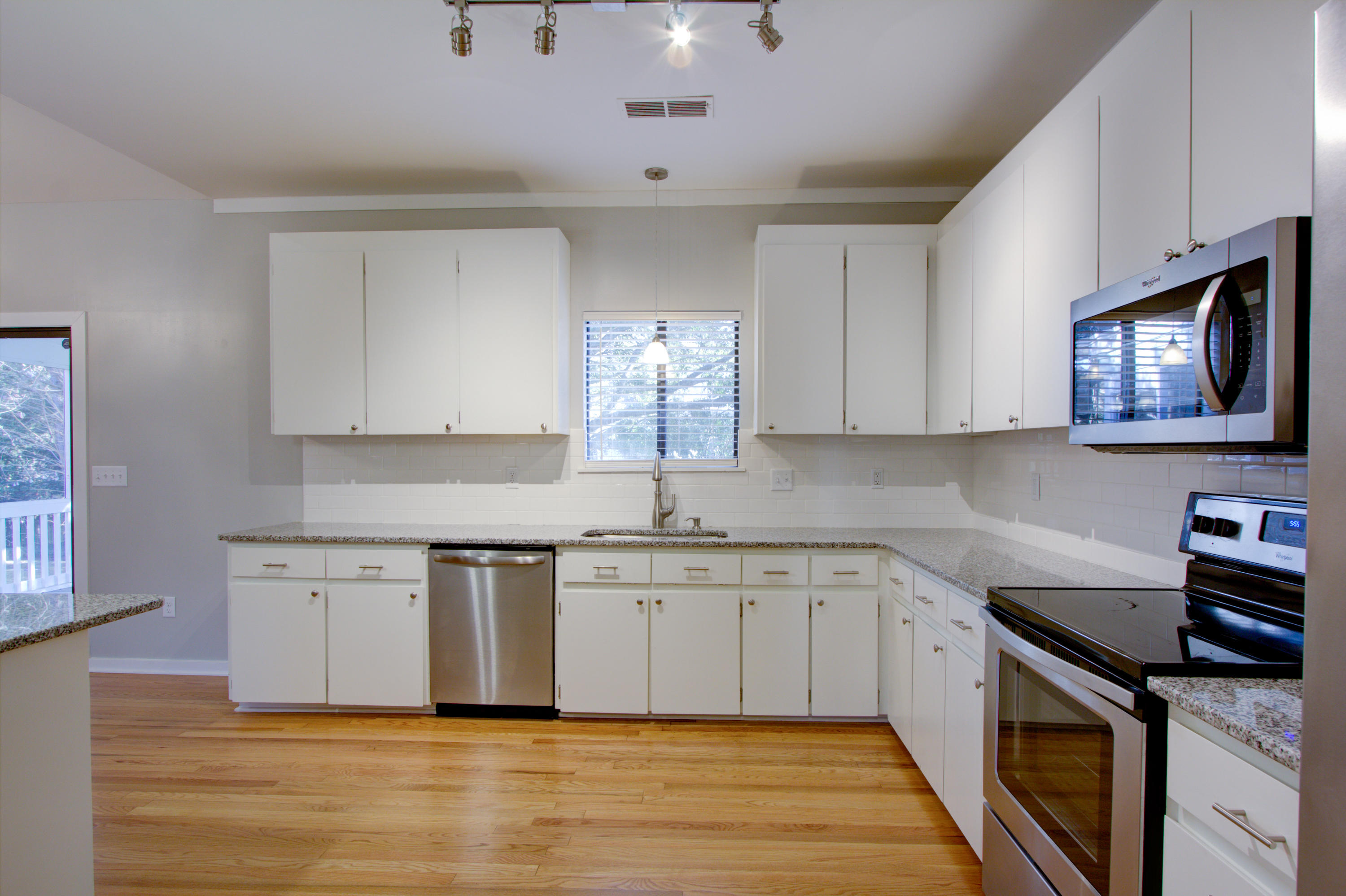 1494 Oak Landing Road Mount Pleasant, SC 29464 - Photo 37 of 65 Kitchen