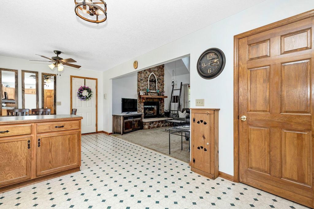 1767 Coonpath Road Northeast Lancaster, OH 43130 - Photo 11 of 33 Gallery Image 11