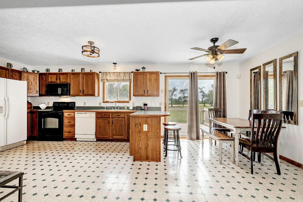 1767 Coonpath Road Northeast Lancaster, OH 43130 - Photo 10 of 33 Gallery Image 10