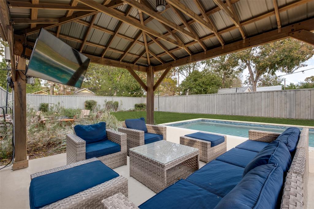 5819 Prospect Avenue Dallas, TX 75206 - Photo 22 of 25 a view of an outdoor sitting area with furniture and a backyard
