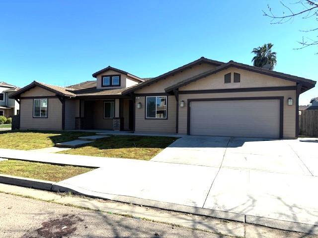 2347 East Jefferson Avenue Reedley, CA 93654 - Photo 1 of 27