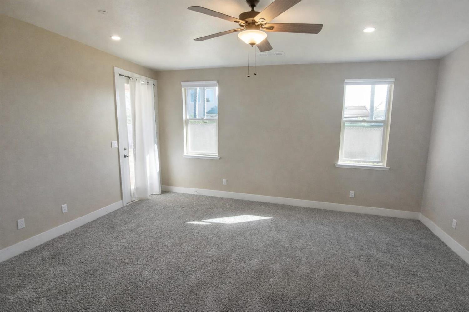 2347 East Jefferson Avenue Reedley, CA 93654 - Photo 20 of 27