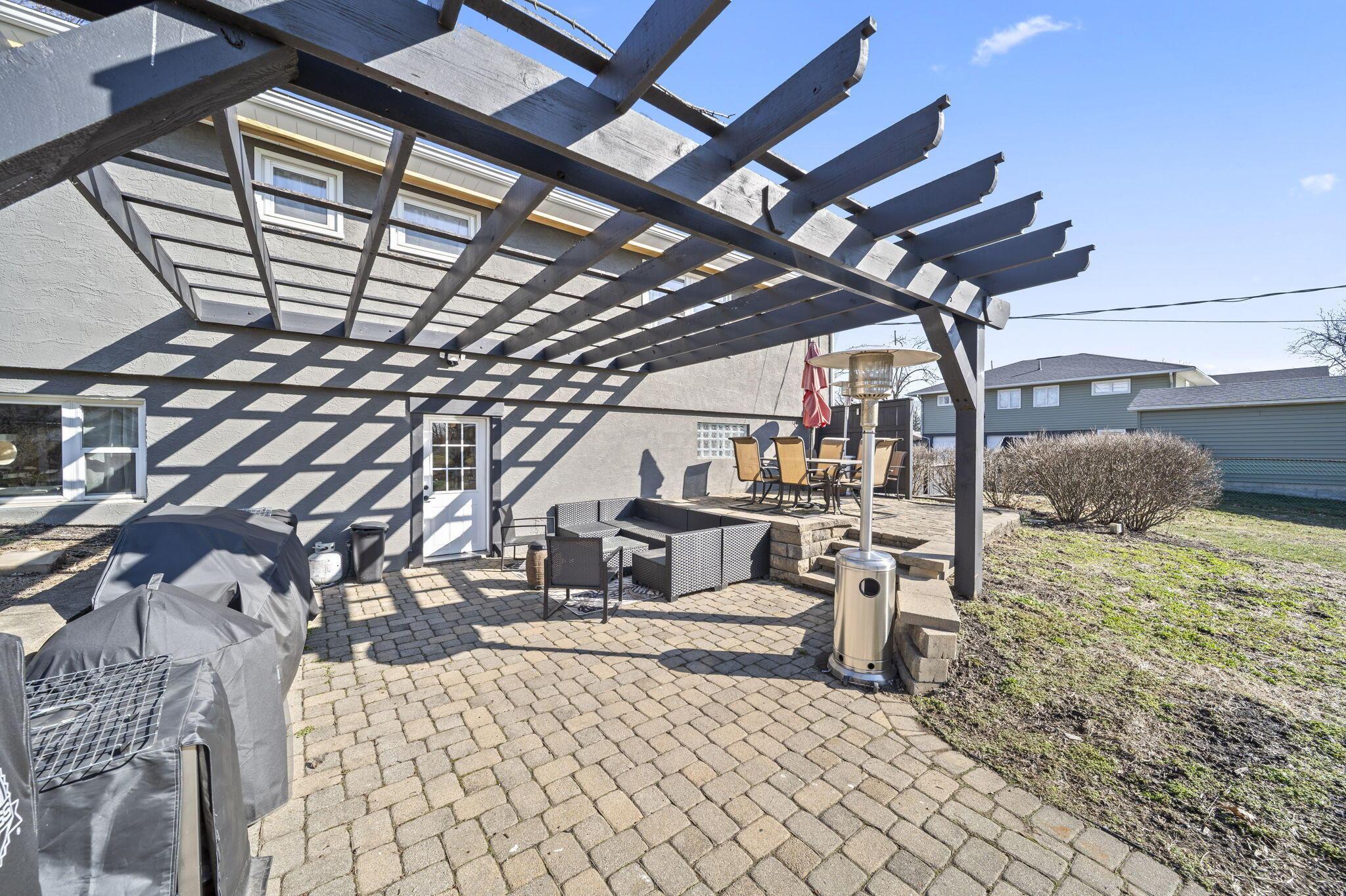 2431 White Road Grove City, OH 43123 - Photo 61 of 81 back patio