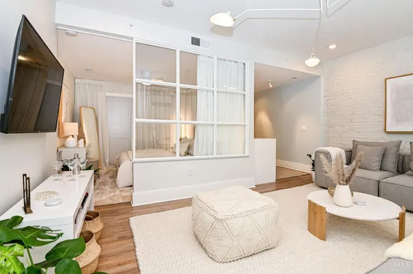 $275,000 | 11 East Court Street, Unit 201, Cincinnati, OH 45202