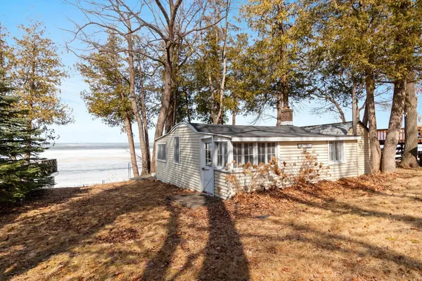 $949,000 | 5141 Edgewater Beach Road, Green Bay, WI 54311