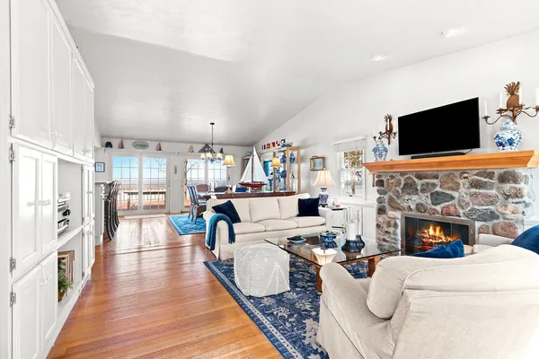 $949,000 | 5141 Edgewater Beach Road, Green Bay, WI 54311