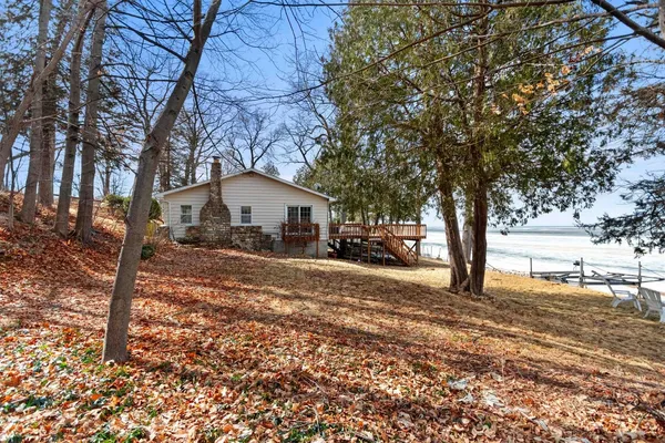 $949,000 | 5141 Edgewater Beach Road, Green Bay, WI 54311
