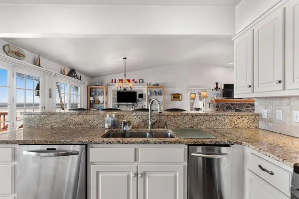 $949,000 | 5141 Edgewater Beach Road, Green Bay, WI 54311