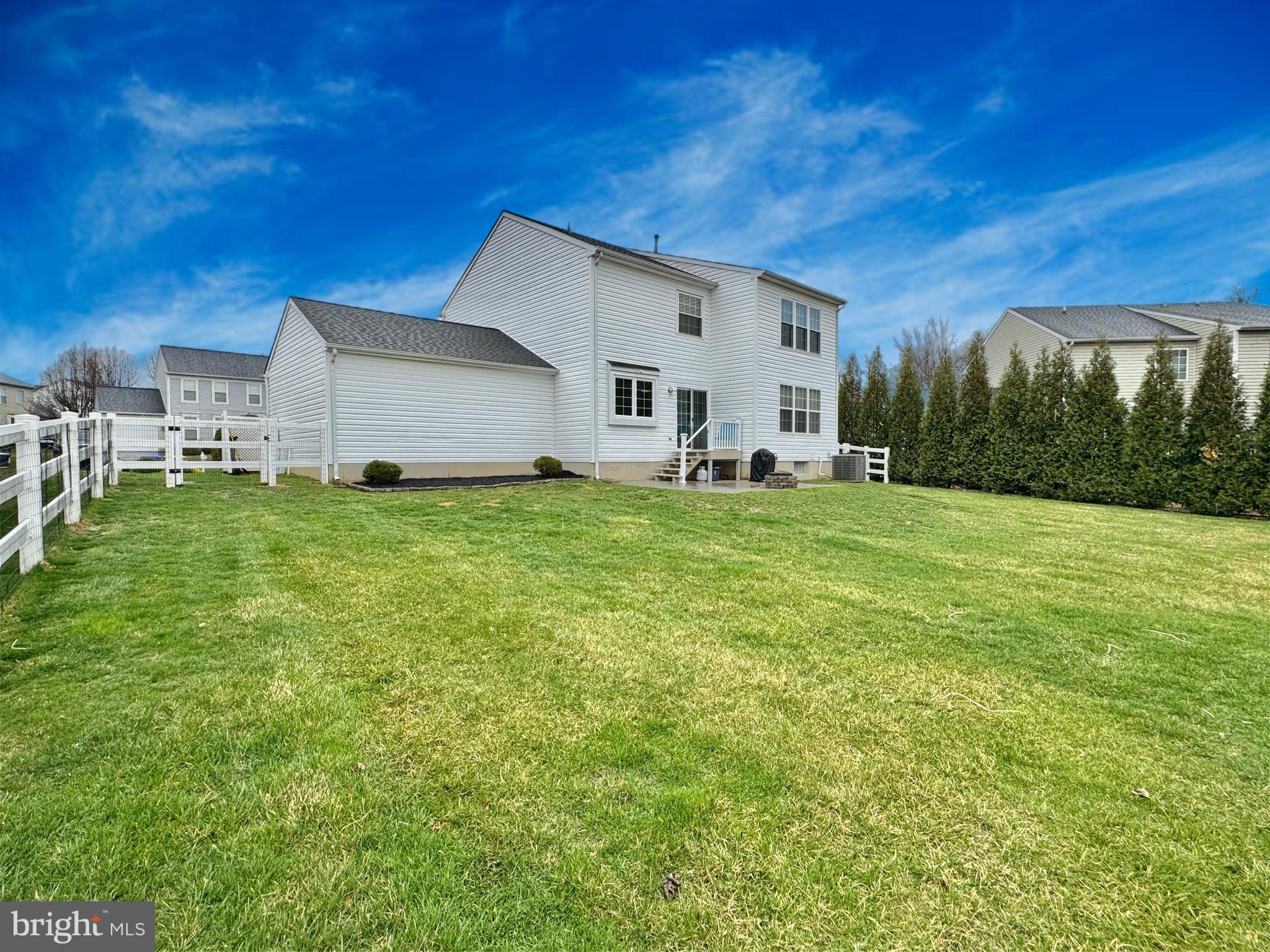 6 Osprey Lane Middletown, DE 19709 - Photo 4 of 8 a big room with table and chairs