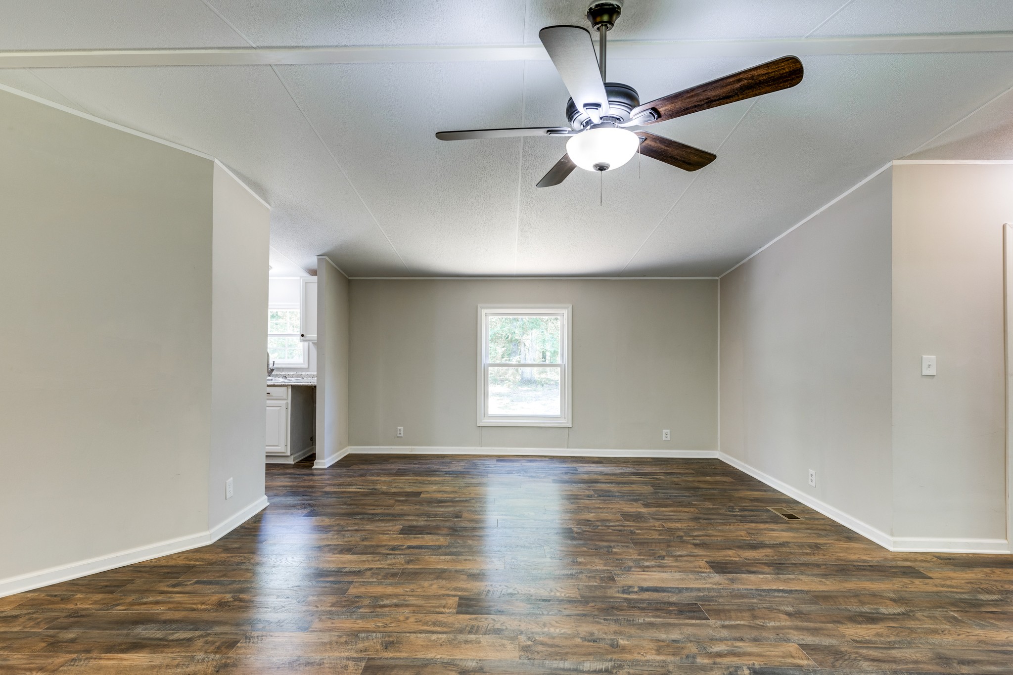 2002 Brushy Road Centerville, TN 37033 - Photo 10 of 30 Gallery Image 10