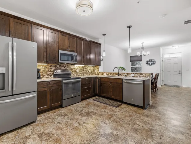 $369,000 | N17-w26475 Meadowgrass Circle, Unit G, Pewaukee, WI 53072