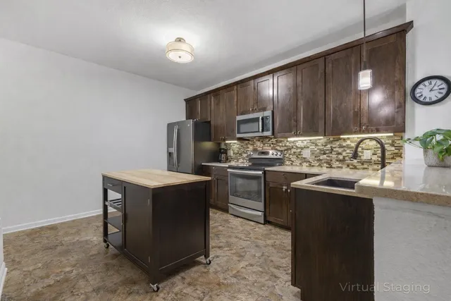 $369,000 | N17-w26475 Meadowgrass Circle, Unit G, Pewaukee, WI 53072