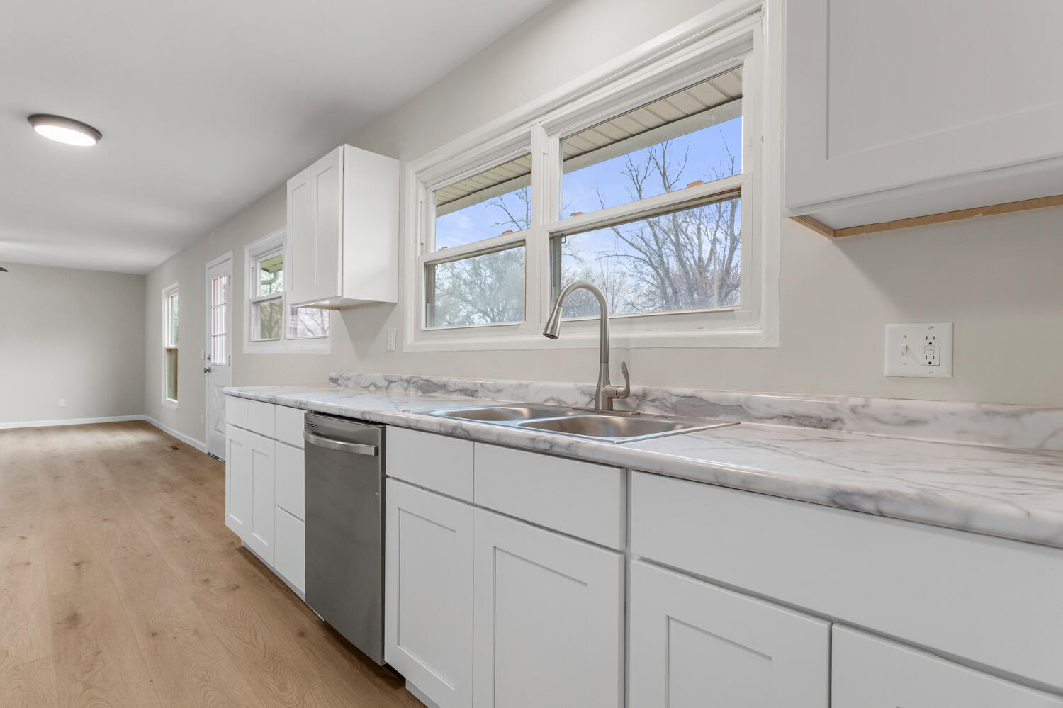 2704 West Kirby Avenue Champaign, IL 61821 - Photo 11 of 28