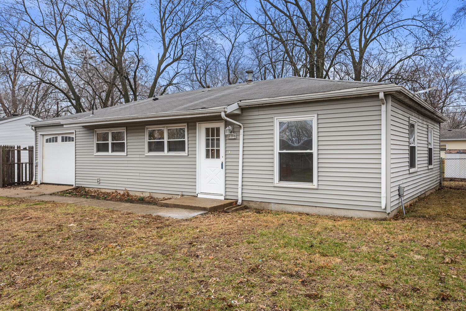2704 West Kirby Avenue Champaign, IL 61821 - Photo 2 of 28