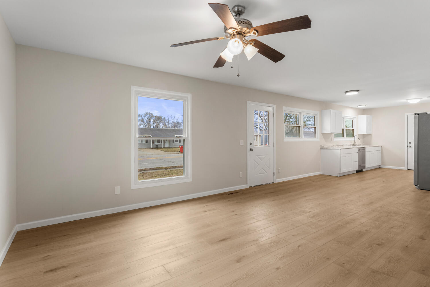 2704 West Kirby Avenue Champaign, IL 61821 - Photo 7 of 28