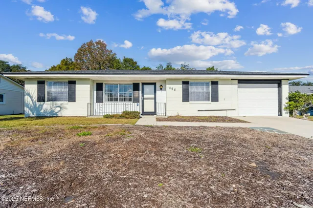 a view of entrance door of the house
