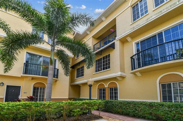 $579,900 | 143 Grand Beach Place, Unit 143, Tampa, FL 33609