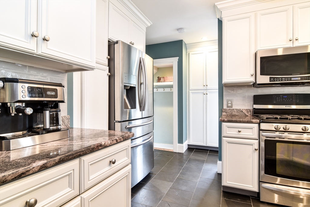 25 Duffett Road Framingham, MA 01702 - Photo 11 of 41