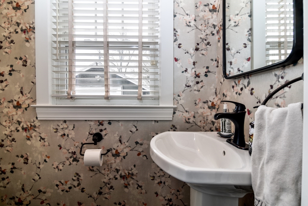 25 Duffett Road Framingham, MA 01702 - Photo 17 of 41