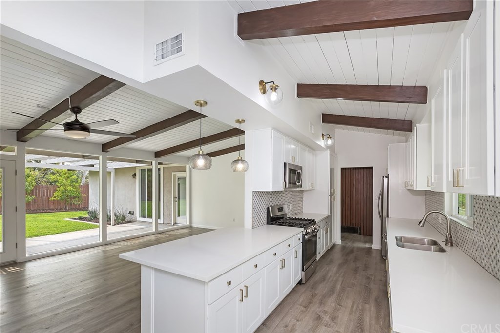 5632 Laredo Road Riverside, CA 92506 - Photo 16 of 46