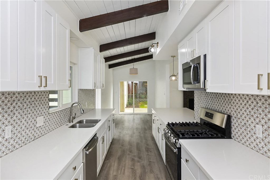 5632 Laredo Road Riverside, CA 92506 - Photo 18 of 46