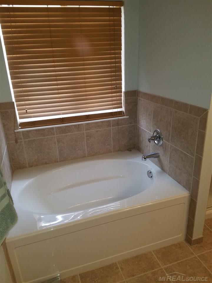 47866 Gloede Road Macomb, MI 48044 - Photo 25 of 42 31314353-24.JPG