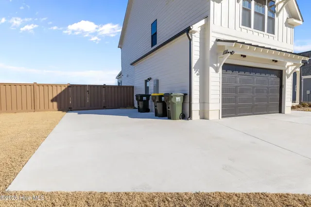 $899,900 | 214 Arbormoor Lane, Moyock, NC 27958