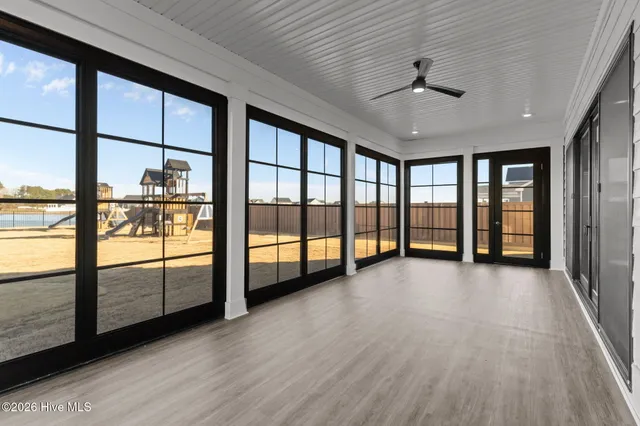 $899,900 | 214 Arbormoor Lane, Moyock, NC 27958