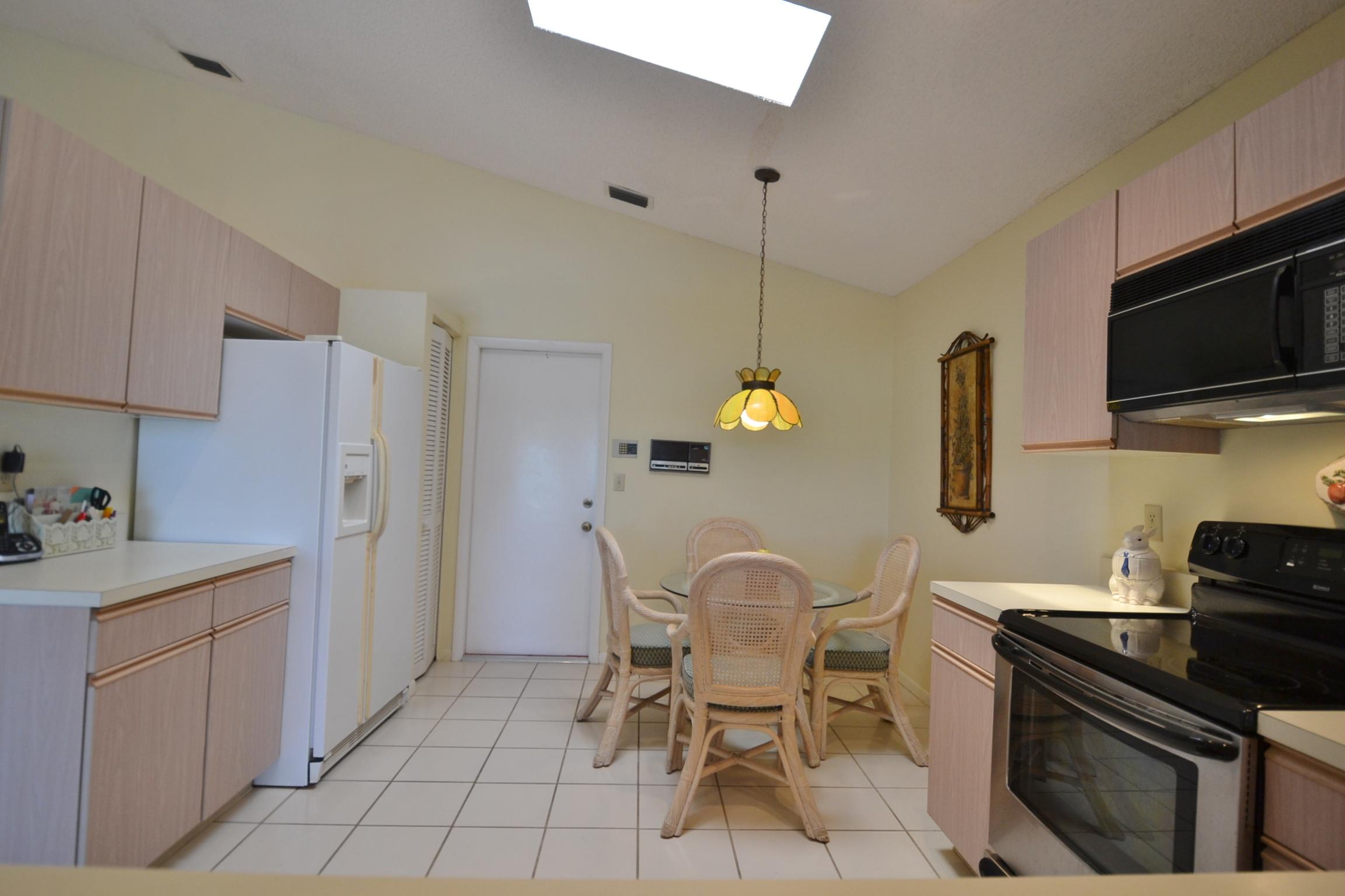 7271 Shell Ridge Terrace Lake Worth, FL 33467 - Photo 19 of 52 kitchen3